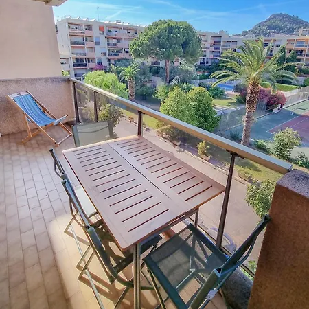 Le Repaire Des Palmiers - T2 En Centre-ville Avec Parking Et Piscine * Hyères