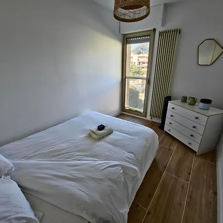 Appartement Le Repaire Des Palmiers - T2 En Centre-ville Avec Parking Et Piscine