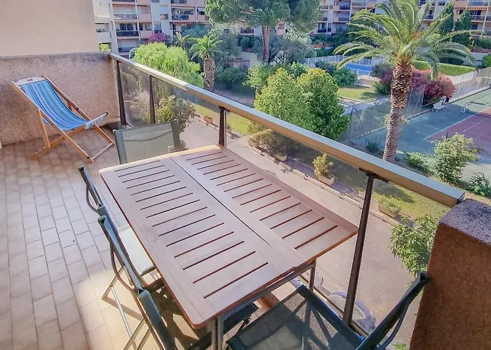 Le Repaire Des Palmiers - T2 En Centre-ville Avec Parking Et Piscine * Hyères